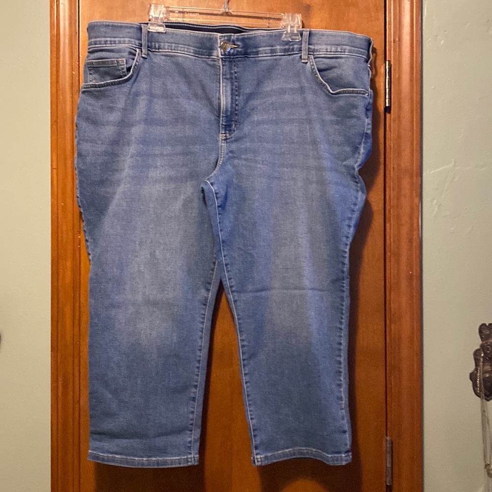 Women’s Lee jean capris